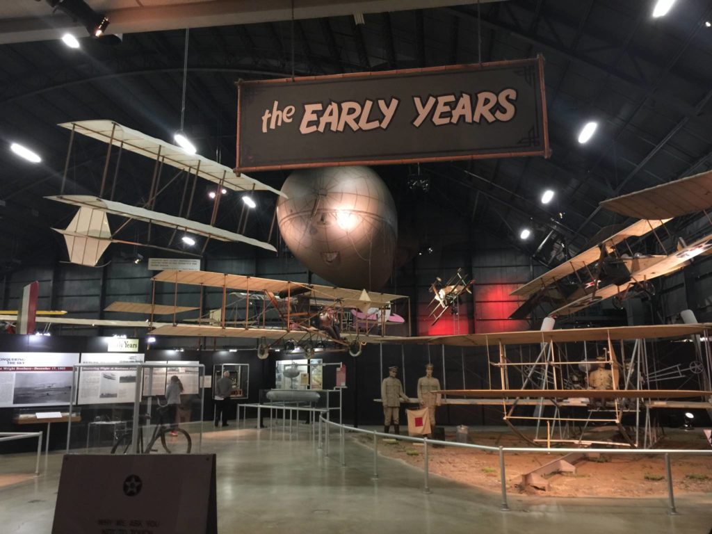 L'Hangar dedicato ai Fratelli Wright ed ai primi voli della storia