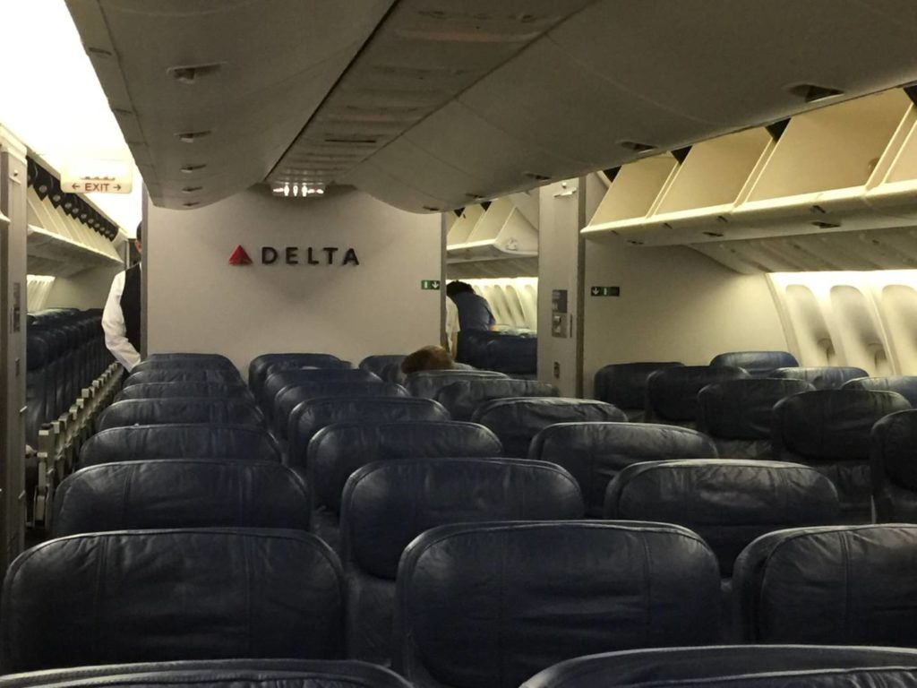 Volare con Delta Airlines, la cabina di Comfort Plus