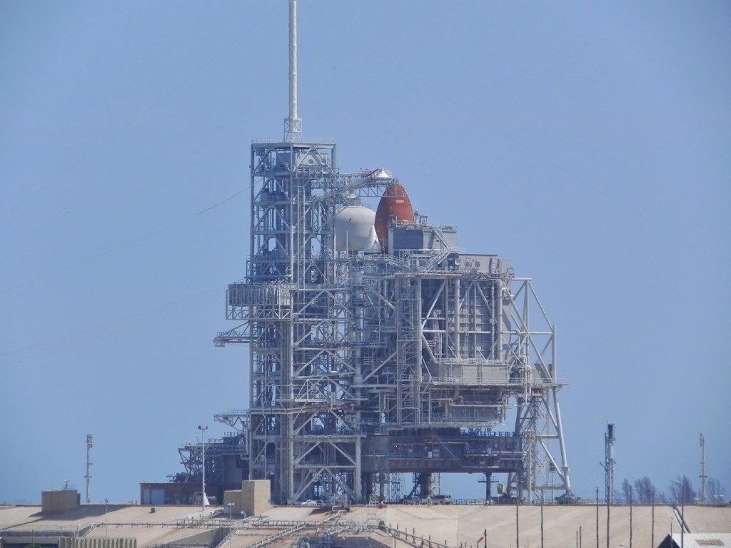 Center, lo shuttle in rampa di lancio, aprile 2011