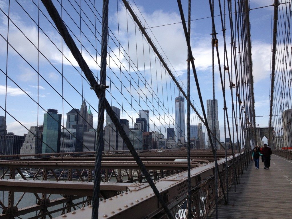 Brooklyn Bridge, in lontananza la Freedom Tower