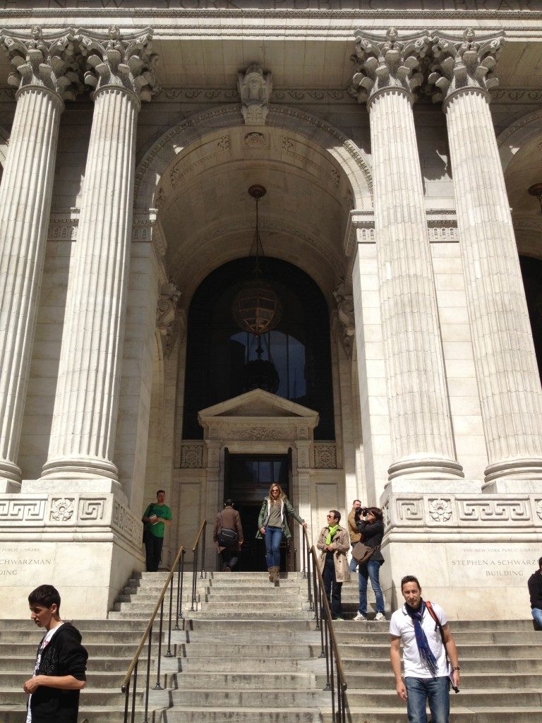 L'ingresso della New York Public Library...