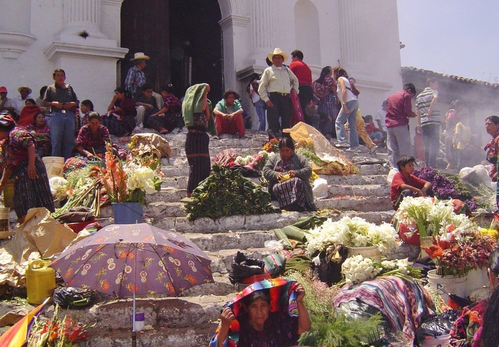 Guatemala, sulle scale di San Tomàs...