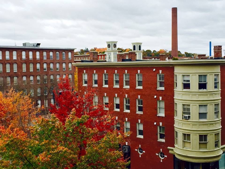 Foliage in New England: the Autumn colors in Lowell