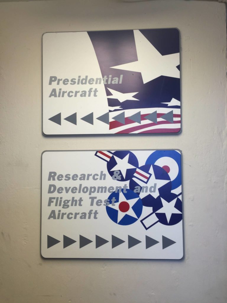 Dentro la base militare, l'accesso al Presidential Aircraft