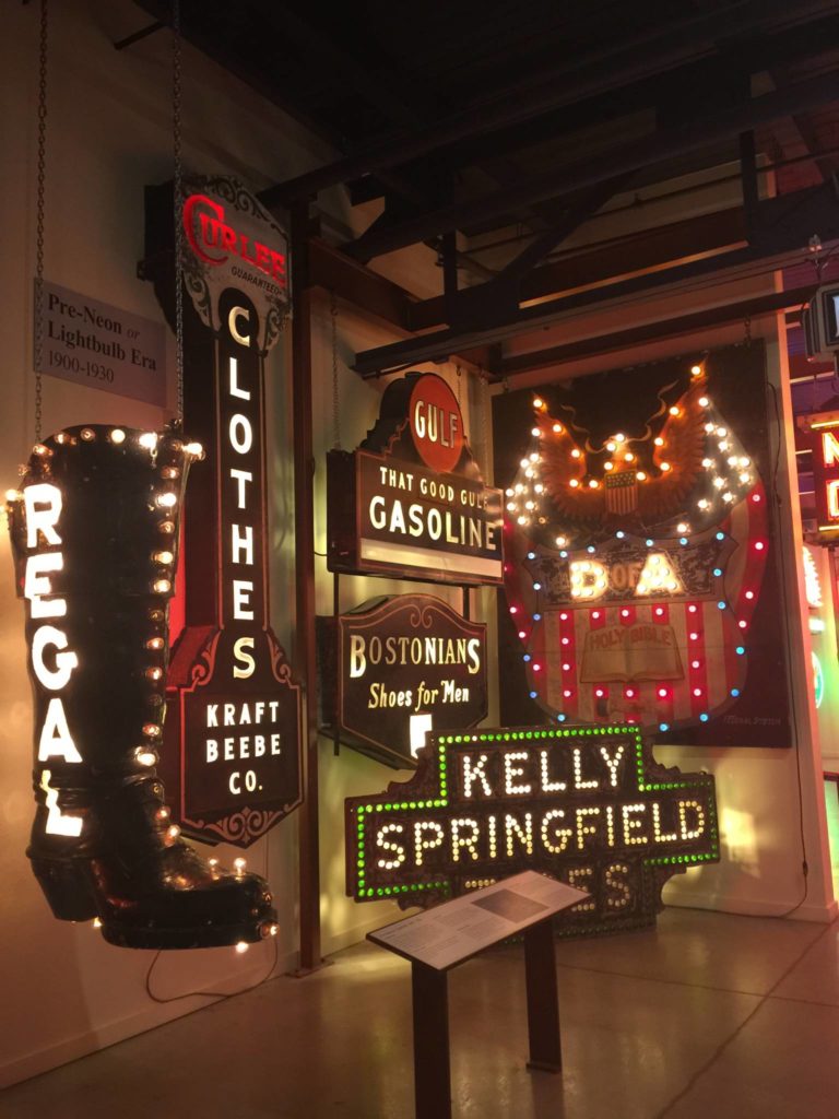 American Sign Museum, particolari