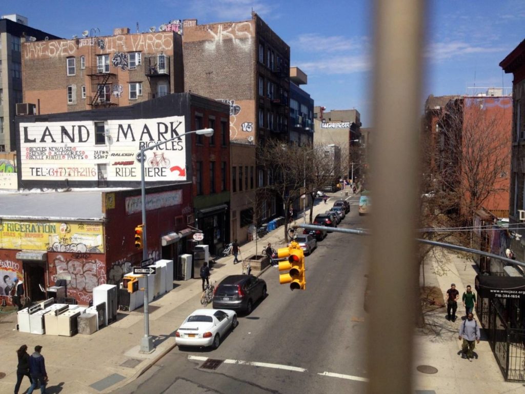 What to see in New York: Williamsburg seen by the Williamsburg Bridge