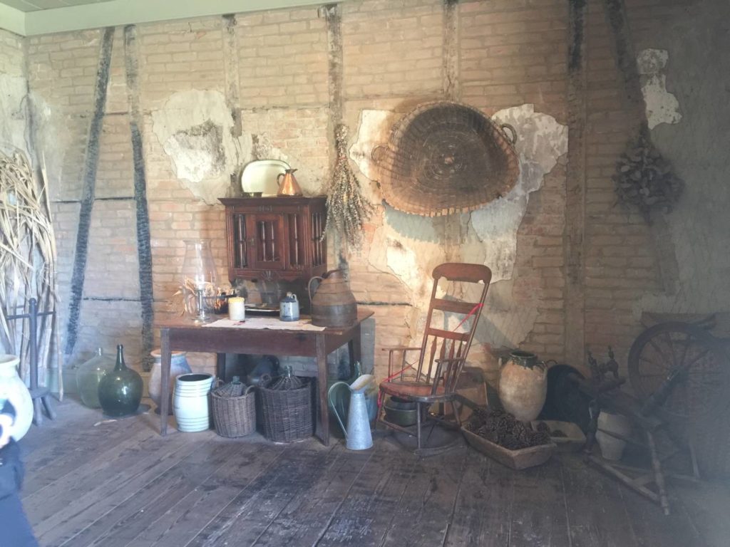 Laura Plantation, the kitchen