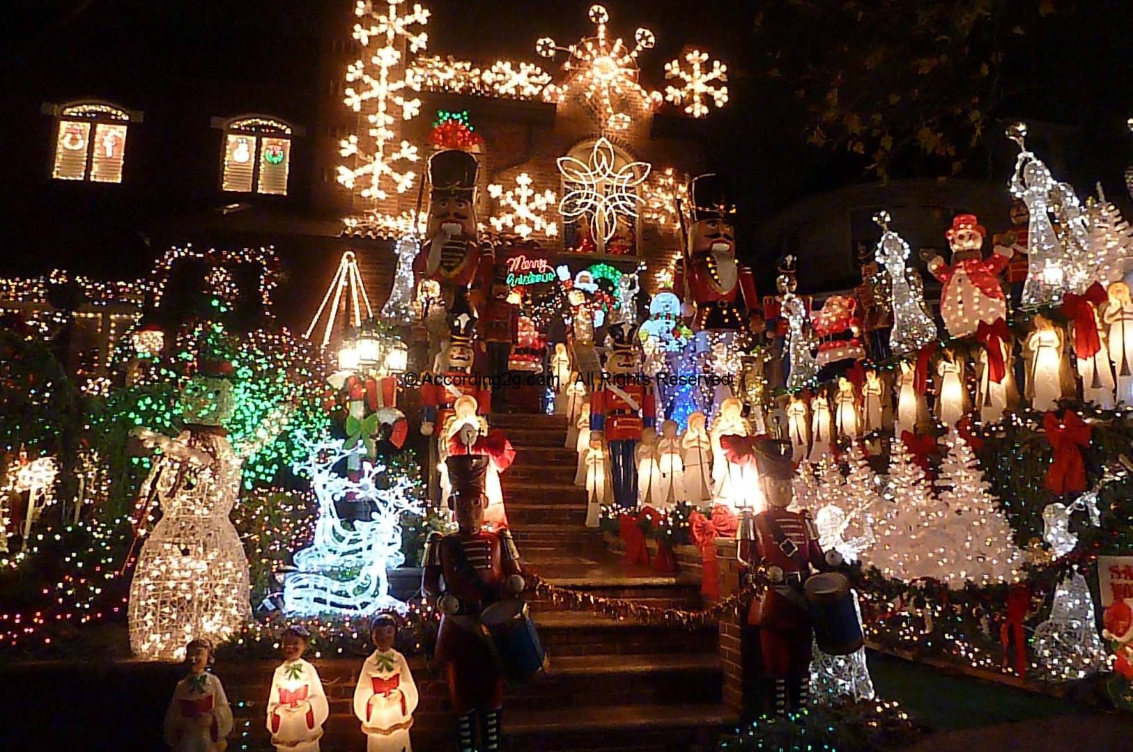 dyker heights self guided tour