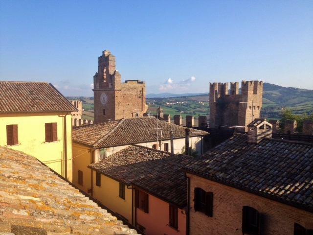 I Tetti di Gradara visti dai camminamenti