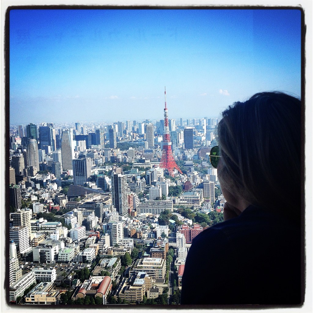 Tokyo, vista della Tokyo Tower dalla Mori Tower