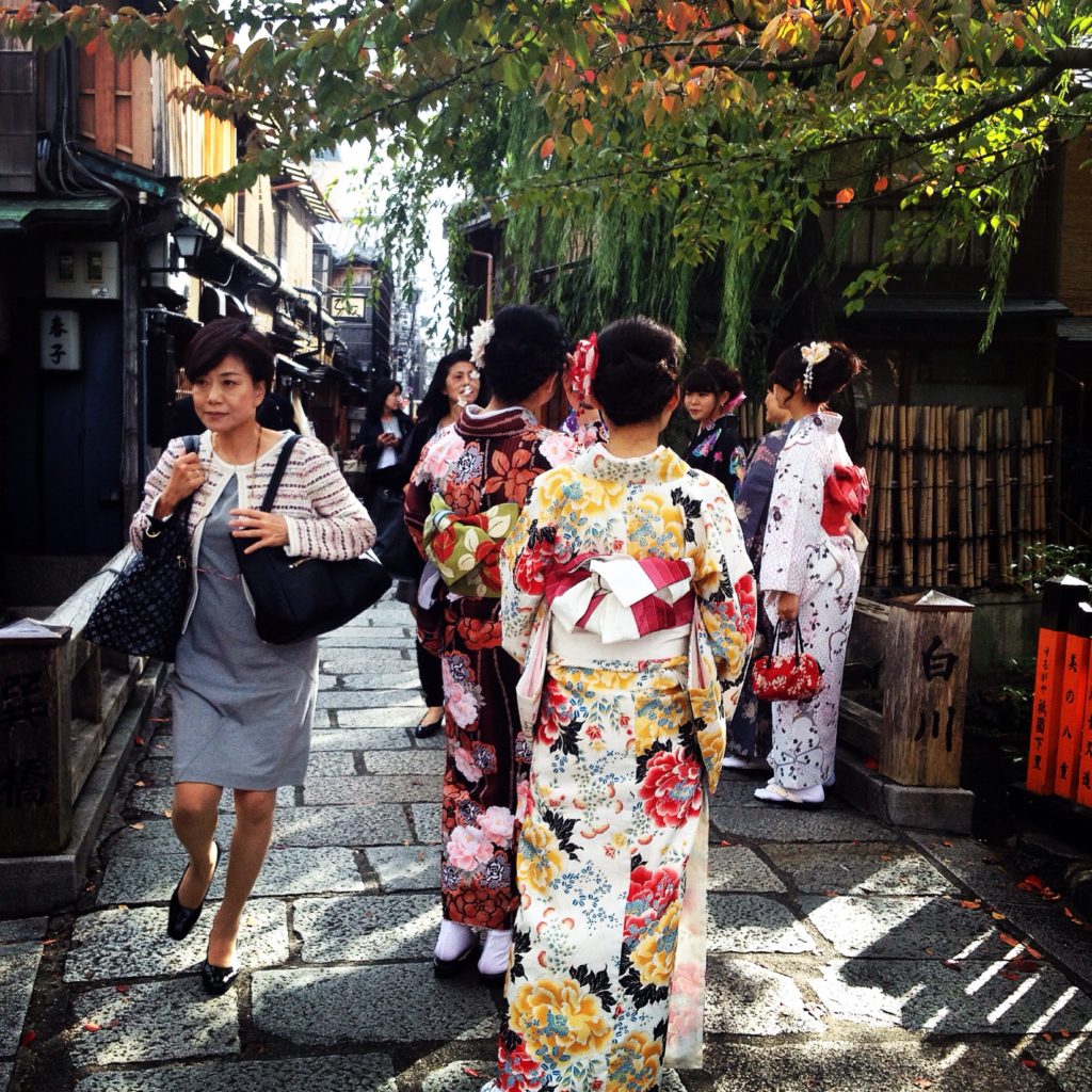Kyoto, donne al bivio tra modernità e tradizione