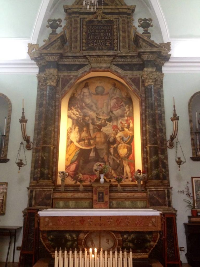 L'altare cinquecentesco della Chiesa dei Morti