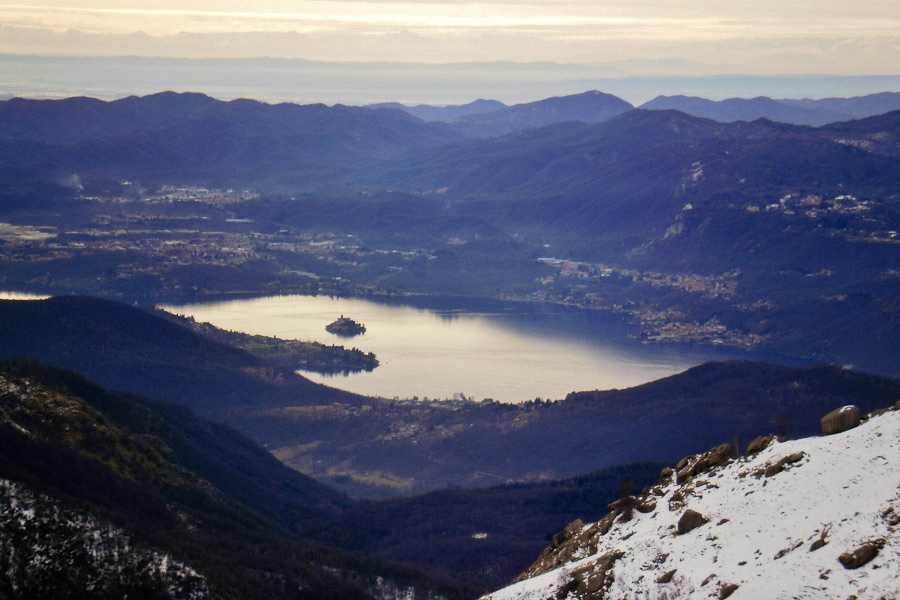 Il Lago d'Orta visto dal Mottarone