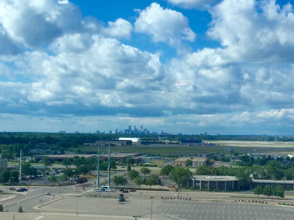 Minneapolis vista dalla lounge del J. W. Marriot nel Mall of America