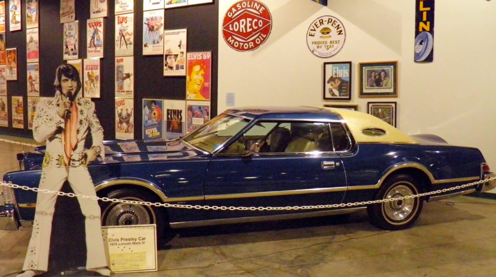 Mississippi da non perdere: Tupelo Automobile Museum, una delle auto di Elvis