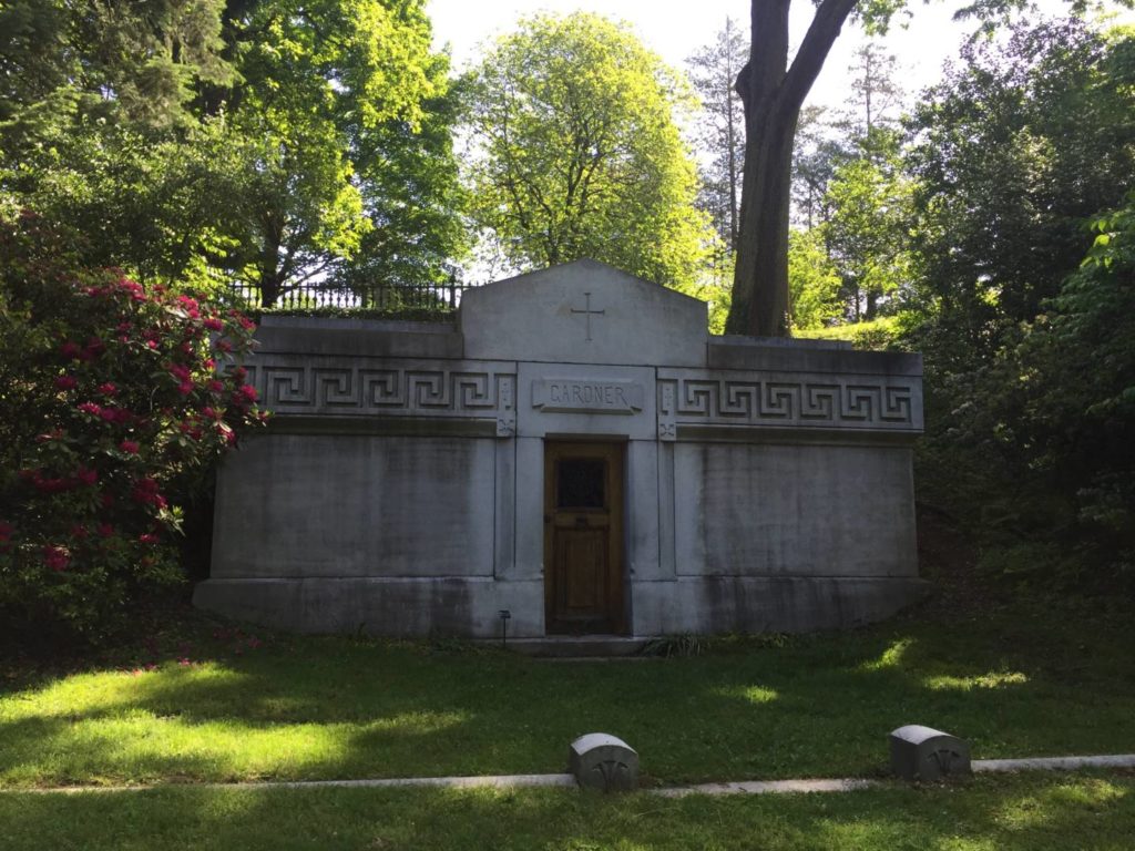 Mount Auburn Cemetery, Isabella Stewart Gardner family tomb