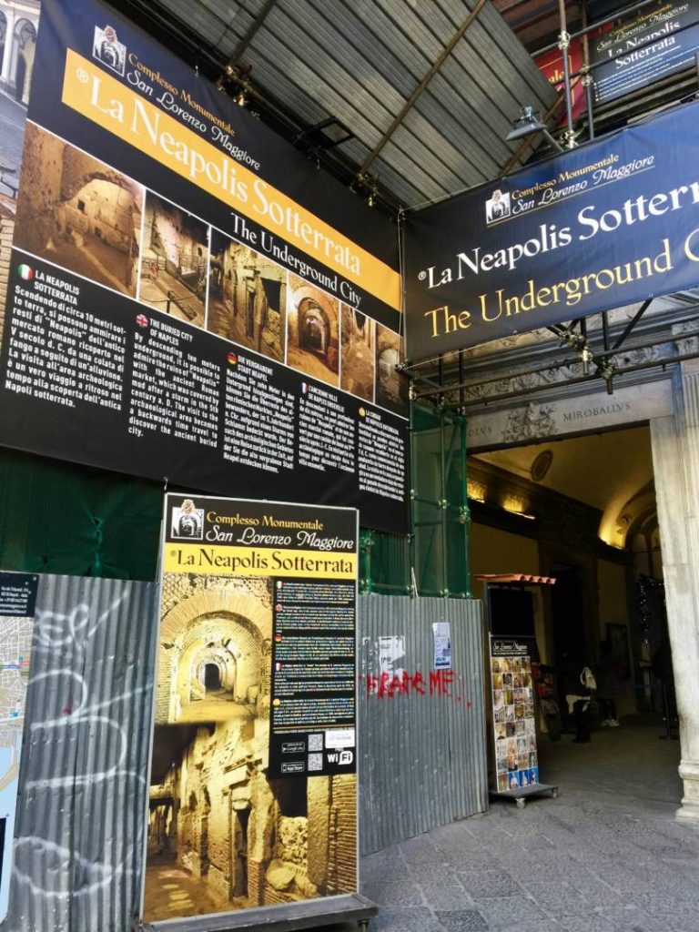 Napoli da non perdere: l'ingresso al Complesso museale di San Lorenzo Maggiore