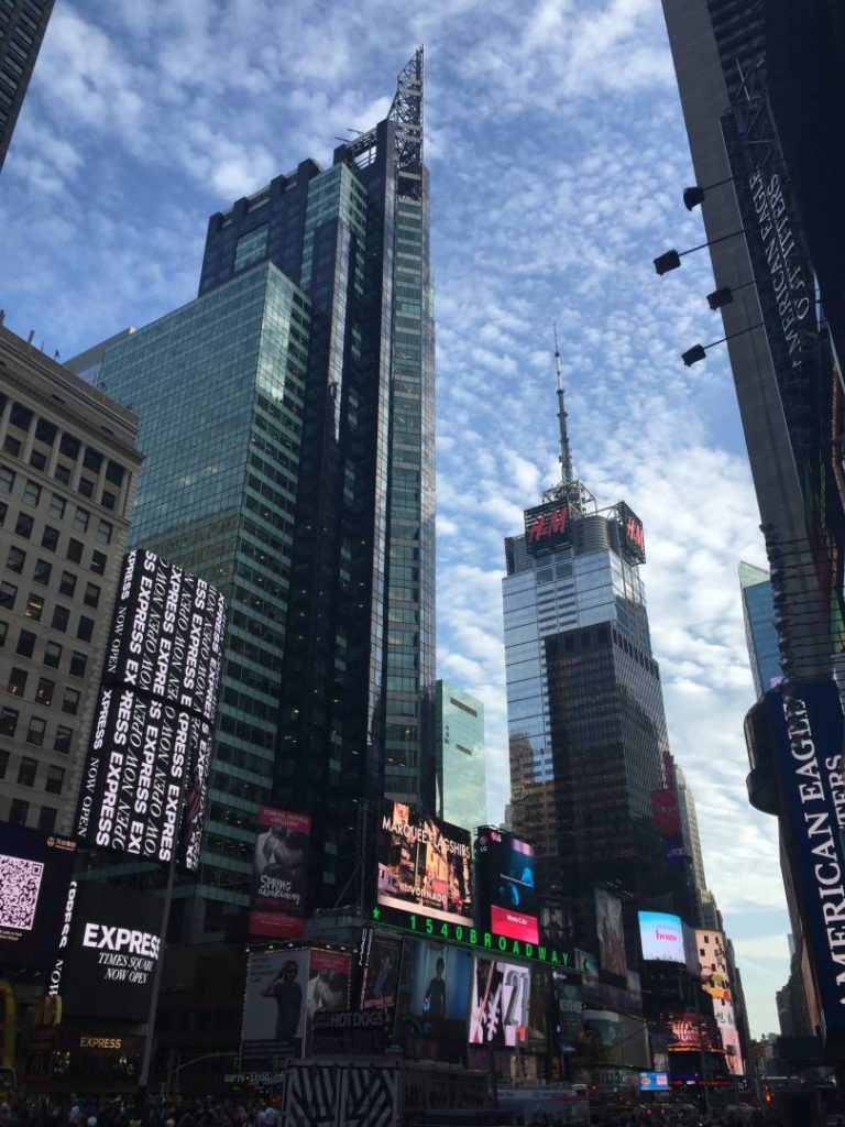 New York Guidebook, Times Square sky