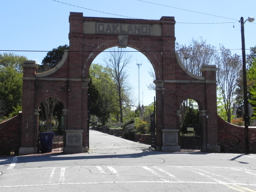 Oakland Cemetery, l'ingresso