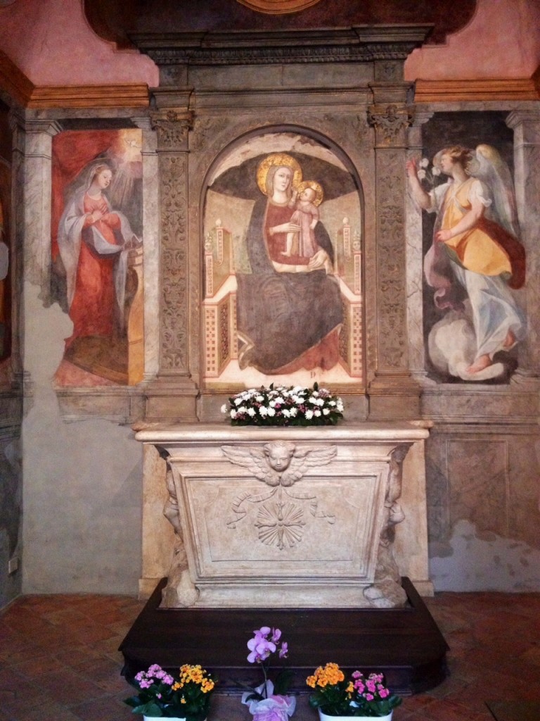 L'interno dell'Oratorio del Carmine