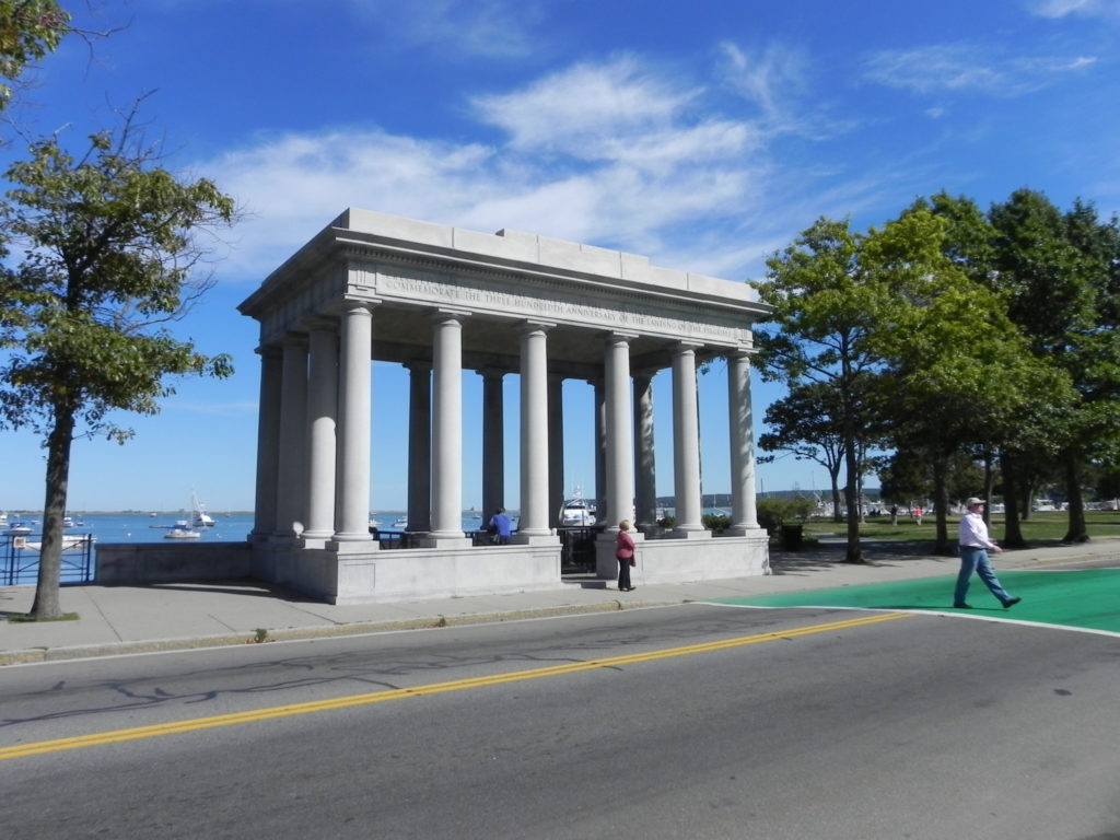 La struttura che ingloba Plymouth Rock