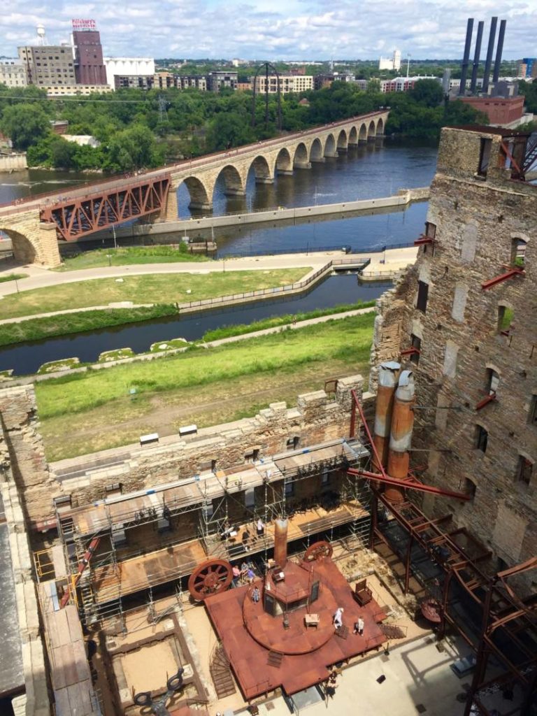 Discover Minnesota: the Mississippi River seen by the ruins of the Mills Museum, Minneapolis