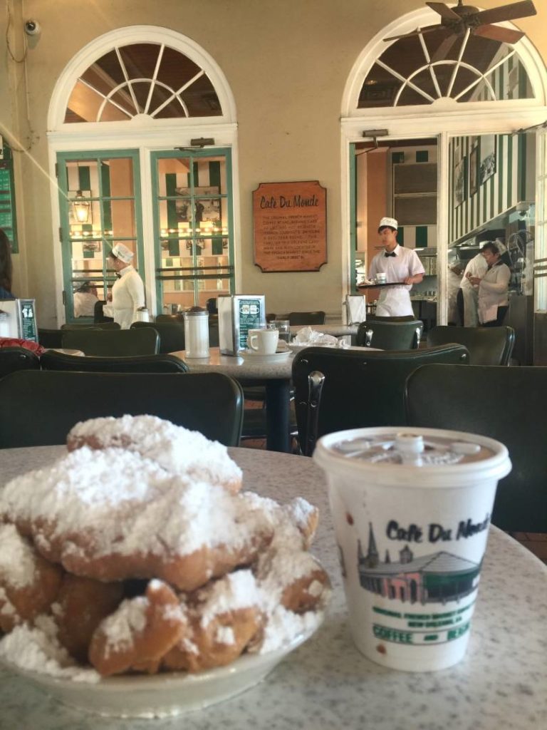 Scoprire New Orleans: beignets e cafè au lait al Café du Monde