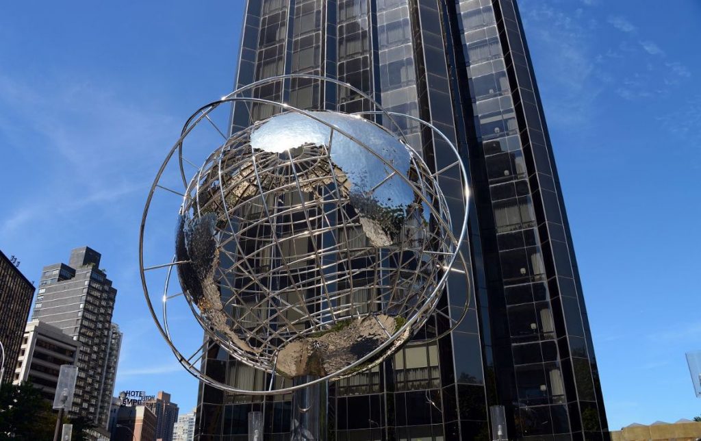 New York on foot: The Globe, Columbus Circle